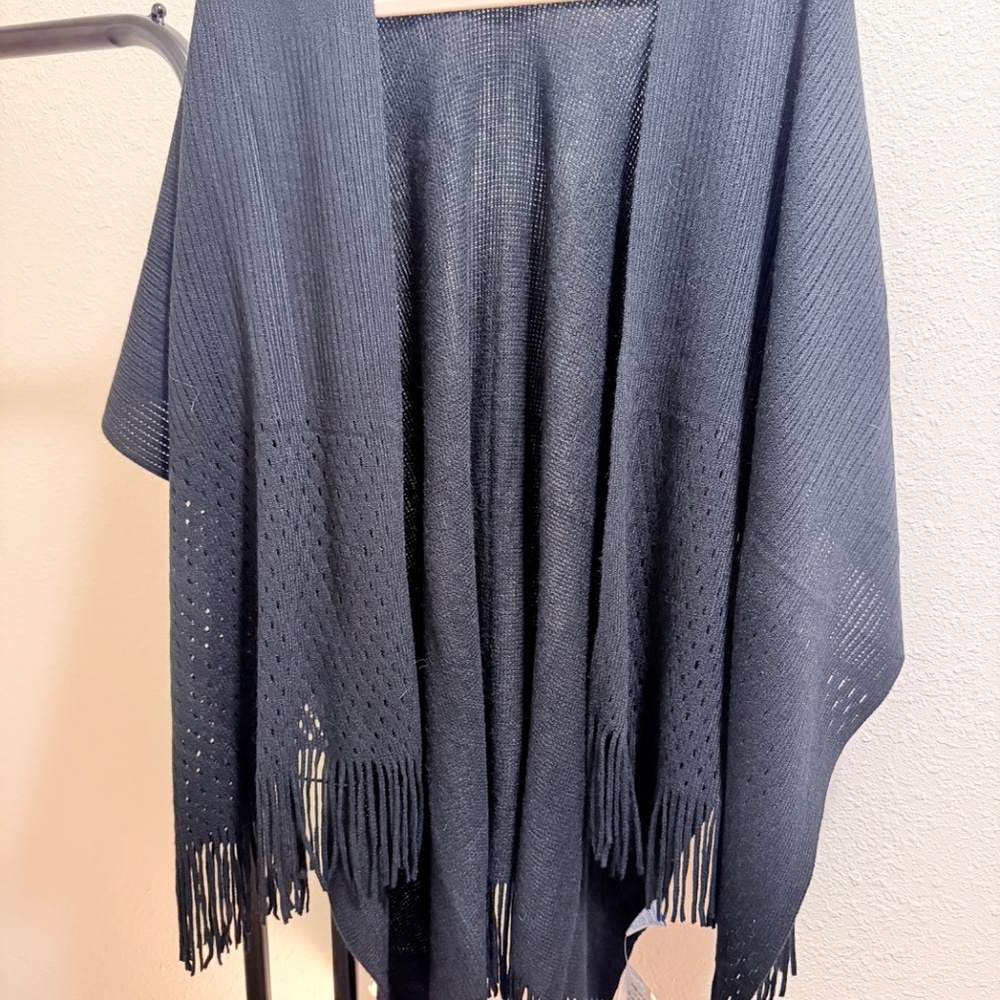 The Skyline Collection Women's Ivory and Black Fringed Open Front Shawl Sweater - Picture 8 of 11